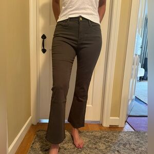 Frame - Le Crop Mini Boot cut olive green pants in size 29.
